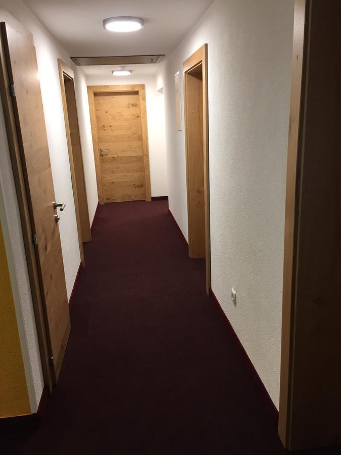 Ferienhaus Bergfrieden 皮茨河谷圣莱昂哈德 外观 照片