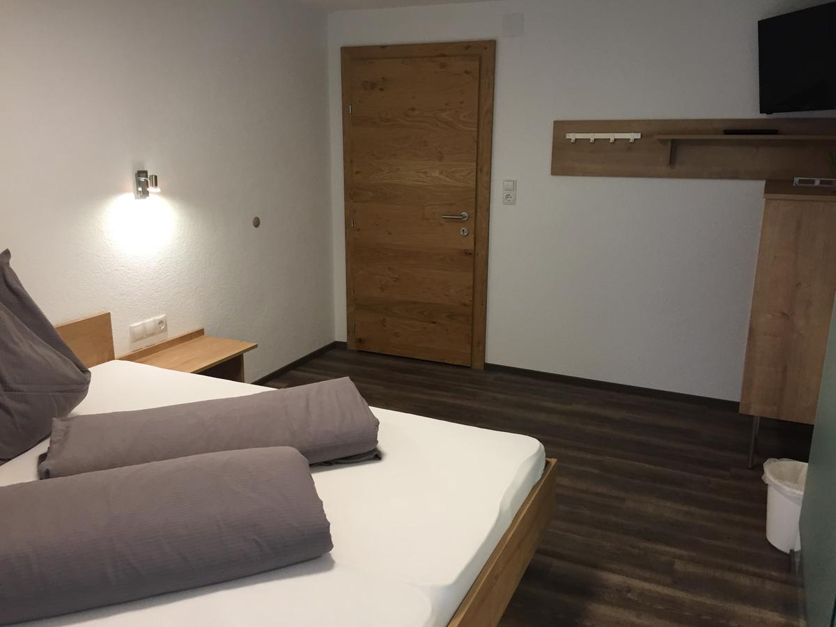 Ferienhaus Bergfrieden 皮茨河谷圣莱昂哈德 外观 照片