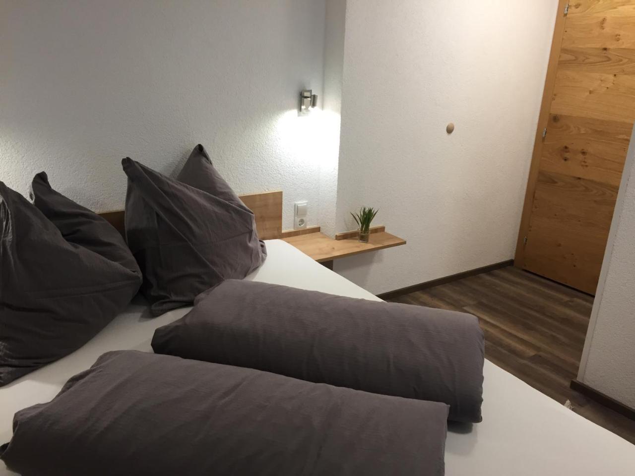 Ferienhaus Bergfrieden 皮茨河谷圣莱昂哈德 外观 照片